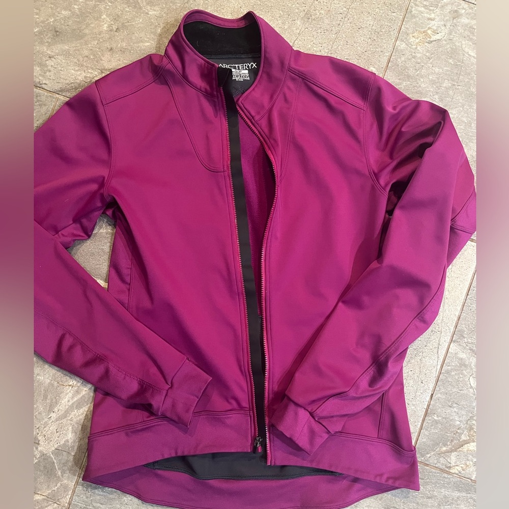 Arcteryx Windstopper Softshell - Small - image 1